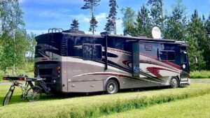 Solar Caravan Park - camper bus