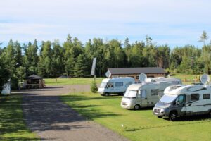 Solar Caravan Park - drive in